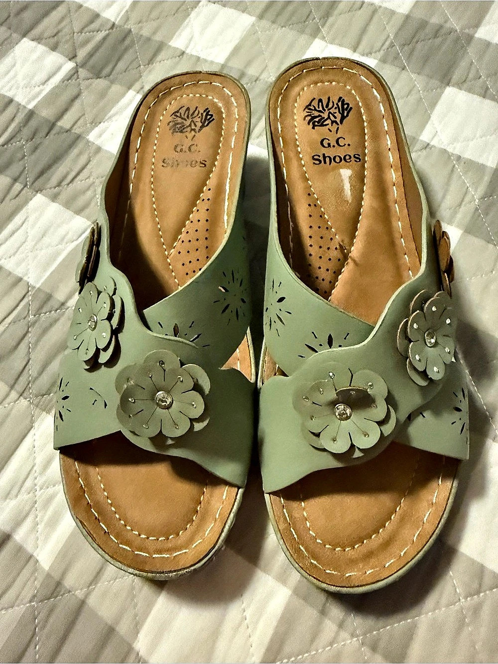 G.C. Shoes Floral Slide Sandals in Green & Brown Like New